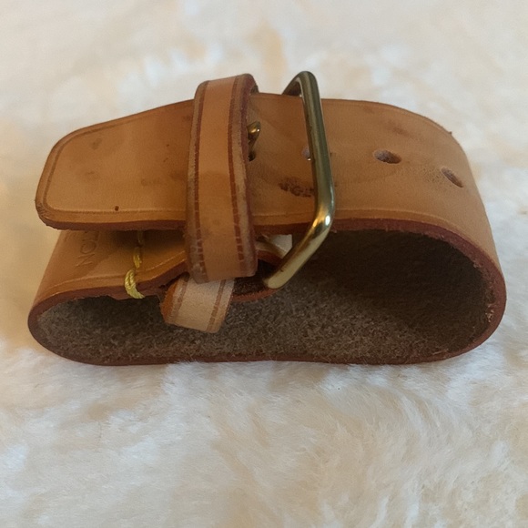 Louis Vuitton Carryall leather, buckled strap for the two top handles - Picture 7 of 8